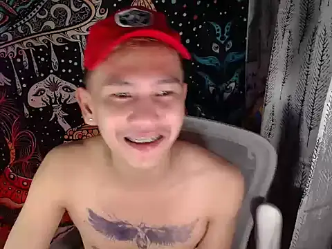 Snapshot of RalfAsian25 chatting on 7, 5, 2026 RalfAsian25 online show from 7, 5, 2026