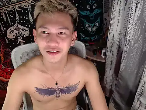 Snapshot of RalfAsian25 chatting on 5, 5, 2026 RalfAsian25 online show from 5, 5, 2026