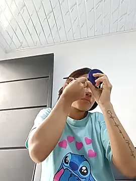 Snapshot of Little-Pussy-Sweet chatting on 26, 11, 2025 Little-Pussy-Sweet online show from 26, 11, 2025