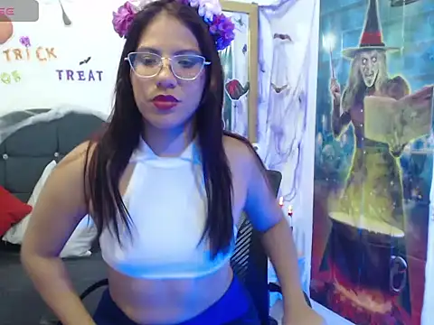 Snapshot of SamantaSweett_ chatting on 11, 10, 2025 SamantaSweett online show from 11, 10, 2025