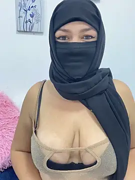 Amyraa  online show from 14, 12, 2025