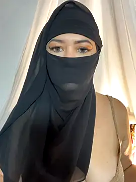 Amyraa  online show from 22, 10, 2025