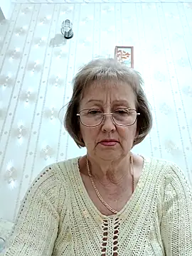 AlikaSwan5821 online show from 9, 2, 2026