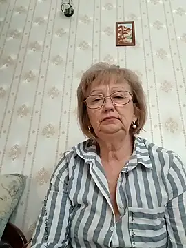 AlikaSwan5821 online show from 28, 10, 2025