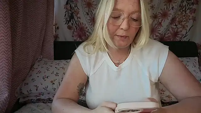 Daisyxoxo  online show from 1, 5, 2026