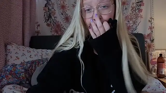 Daisyxoxo  online show from 4, 3, 2026