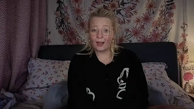 Daisyxoxo  online show from 19, 2, 2026