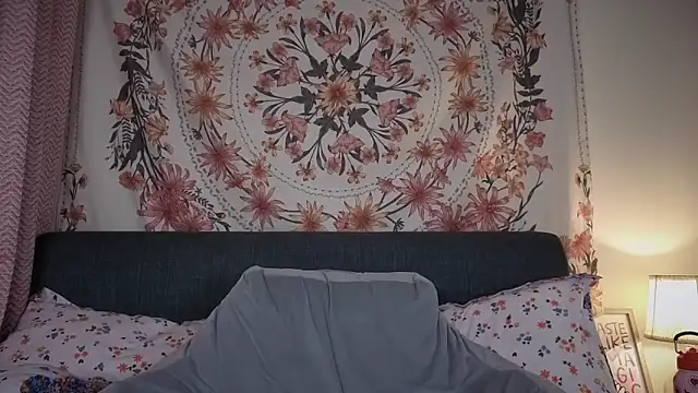 Daisyxoxo  online show from 10, 10, 2025