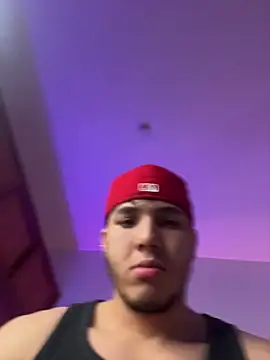 Snapshot of max_valiant1 chatting on 18, 11, 2025 max valiant1 online show from 18, 11, 2025