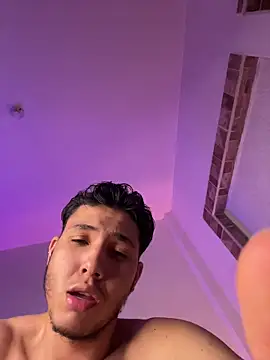 Snapshot of max_valiant1 chatting on 17, 11, 2025 max valiant1 online show from 17, 11, 2025