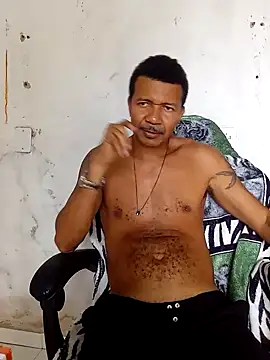 moreno25centimetro online show from 19, 4, 2026