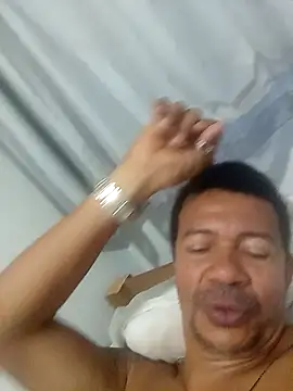 moreno25centimetro online show from 6, 4, 2026