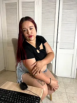 IvyPalacios online show from 23, 9, 2025