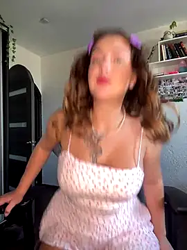 MikssMolly online show from 14, 10, 2025