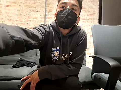 Snapshot of Molly_Erik chatting on 5, 10, 2025 Molly Erik online show from 5, 10, 2025