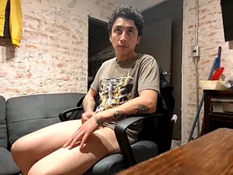 Molly Erik online show from 16, 3, 2026