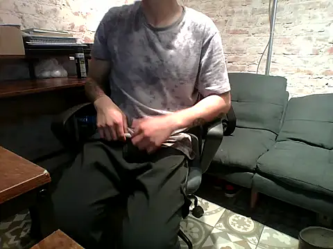 Snapshot of Molly_Erik chatting on 2, 3, 2026 Molly Erik online show from 2, 3, 2026