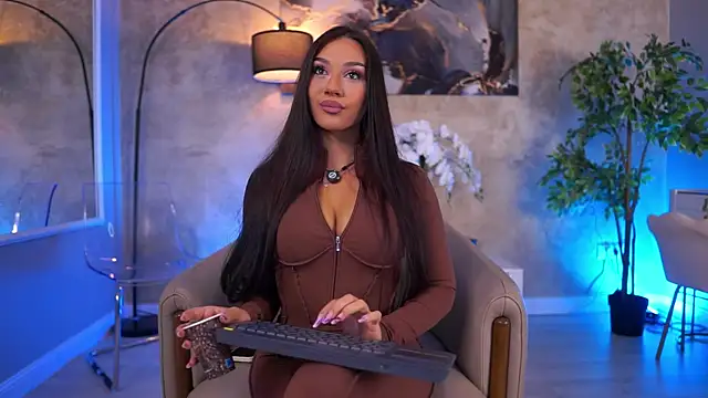 Snapshot of NinaSolenne chatting on 18, 5, 2026 NinaSolenne online show from 18, 5, 2026