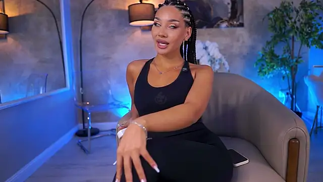 Snapshot of NinaSolenne chatting on 29, 5, 2026 NinaSolenne online show from 29, 5, 2026