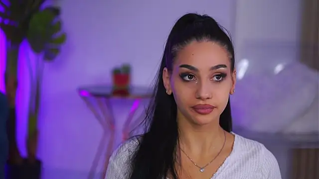 NinaSolenne online show from 3, 12, 2025