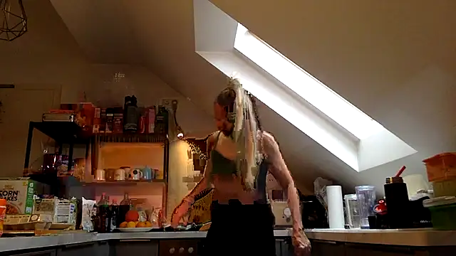 blondi2077 online show from 12, 9, 2025