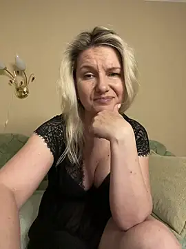Snapshot of AliceSwan4011 chatting on 20, 5, 2026 AliceSwan4011 online show from 20, 5, 2026