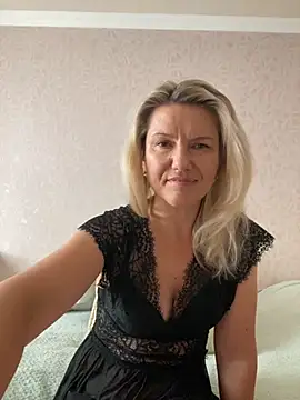 Snapshot of AliceSwan4011 chatting on 13, 9, 2025 AliceSwan4011 online show from 13, 9, 2025