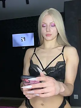 FavoriteKira online show from 10, 4, 2026