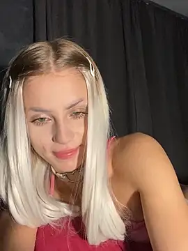 FavoriteKira online show from 8, 9, 2025