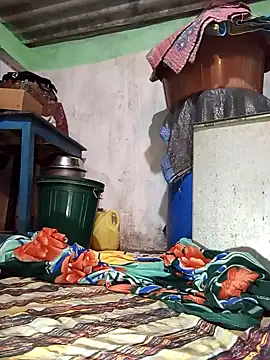 MISS LOVE 001 online show from 18, 12, 2025