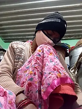 MISS LOVE 001 online show from 19, 12, 2025