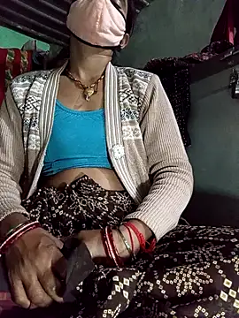 Snapshot of MISS_LOVE_001 chatting on 29, 10, 2025 MISS LOVE 001 online show from 29, 10, 2025