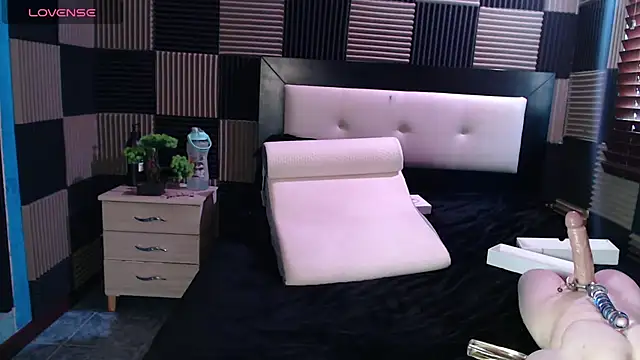 antonela-tompson online show from 18, 4, 2026