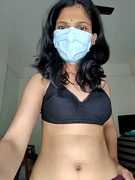 Shivani2002 online show from 5, 4, 2026