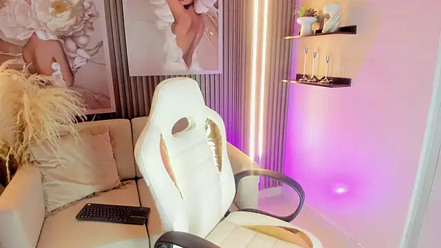 Snapshot of Ailee_naughty chatting on 28, 10, 2025 Ailee naughty online show from 28, 10, 2025