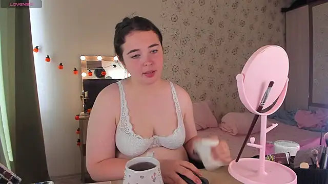 Alice next door online show from 21, 7, 2026