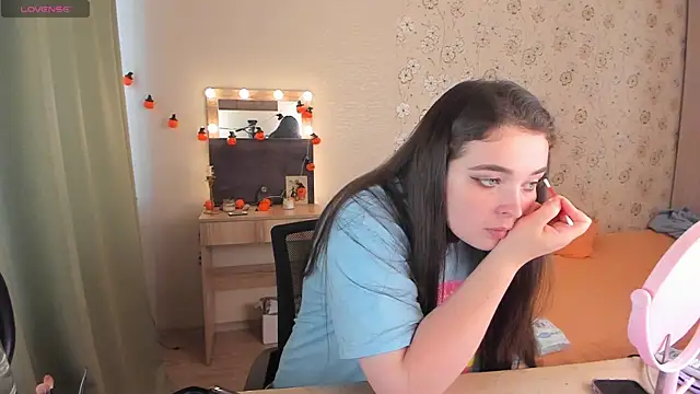 Alice next door online show from 13, 7, 2026