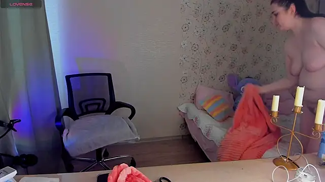 Alice next door online show from 21, 4, 2026