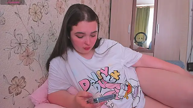 Snapshot of Alice_next_door chatting on 7, 6, 2026 Alice next door online show from 7, 6, 2026