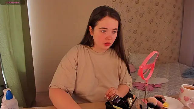 Alice next door online show from 31, 3, 2026