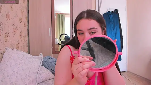 Snapshot of Alice_next_door chatting on 29, 5, 2026 Alice next door online show from 29, 5, 2026