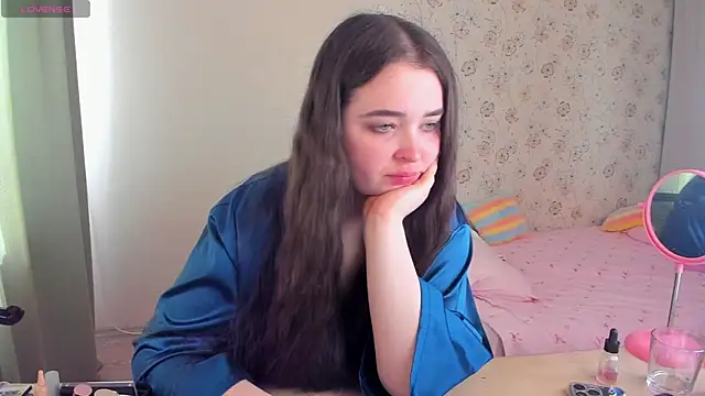 Alice next door online show from 16, 4, 2026