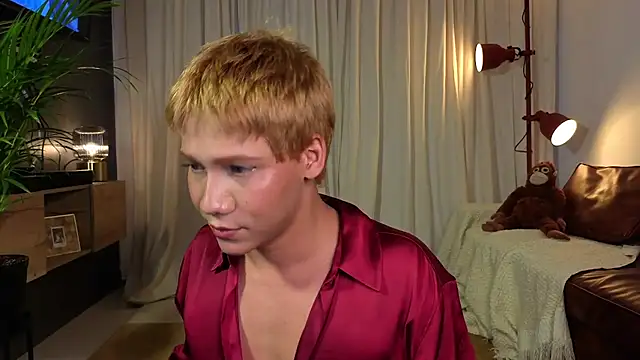 ConnieVarela online show from 8, 10, 2025