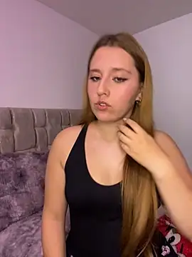 Snapshot of Cutie_blondie chatting on 14, 11, 2025 Cutie blondie online show from 14, 11, 2025