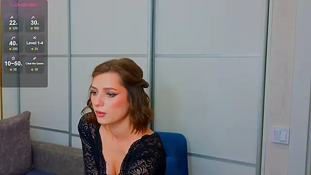 Snapshot of ShelySky chatting on 4, 10, 2025 ShelySky online show from 4, 10, 2025