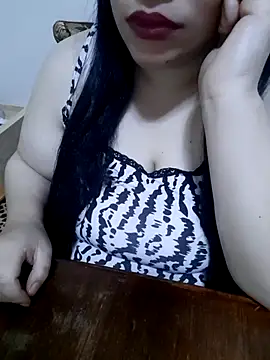 Snapshot of Madam-bezoul- chatting on 29, 10, 2025 Madam-bezoul- online show from 29, 10, 2025