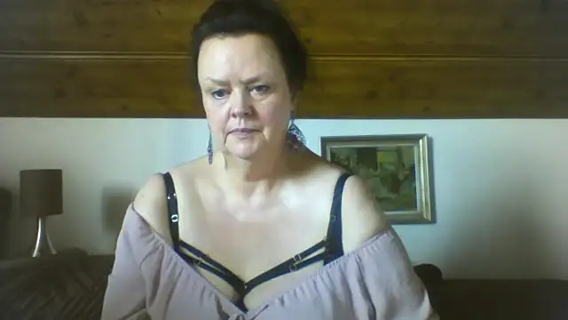 TiffanyMature online show from 16, 9, 2025