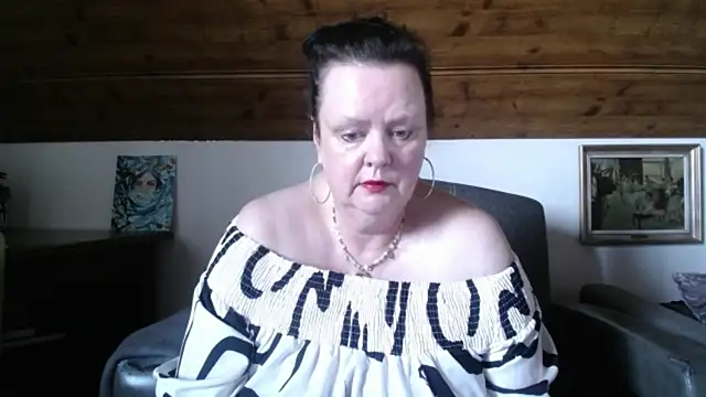 TiffanyMature online show from 24, 5, 2026