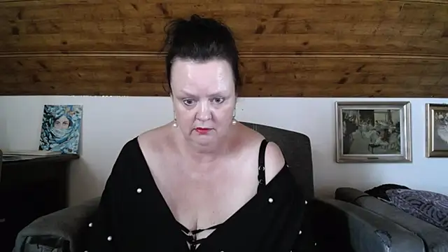 Snapshot of TiffanyMature chatting on 8, 7, 2026 TiffanyMature online show from 8, 7, 2026