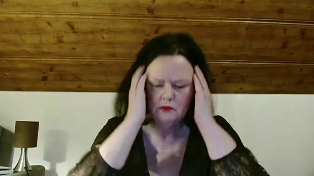 TiffanyMature online show from 15, 12, 2025